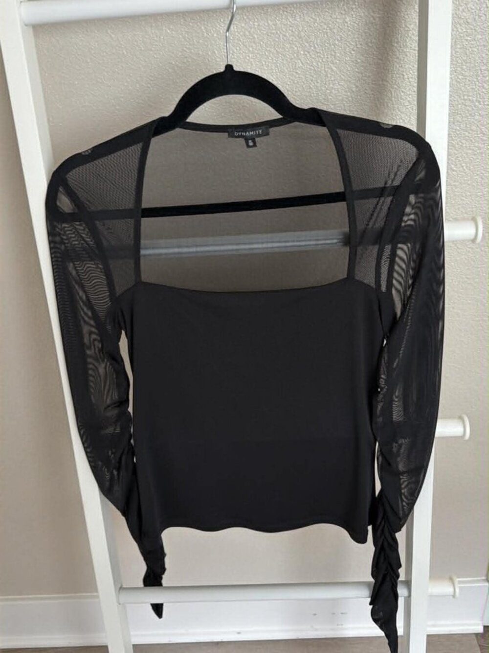 Dynamite Mesh Sleeve Top Women's Size M Excellent Condition